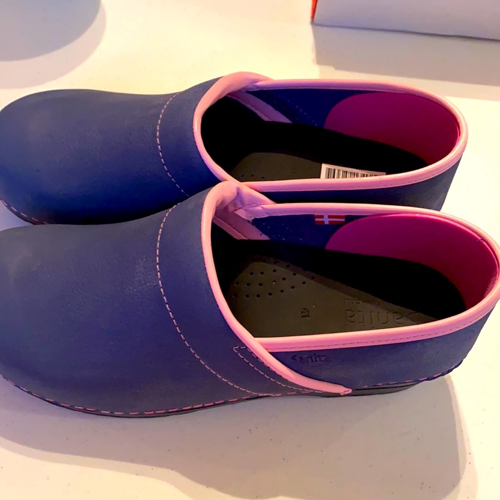 Beautiful brand new danish clogs